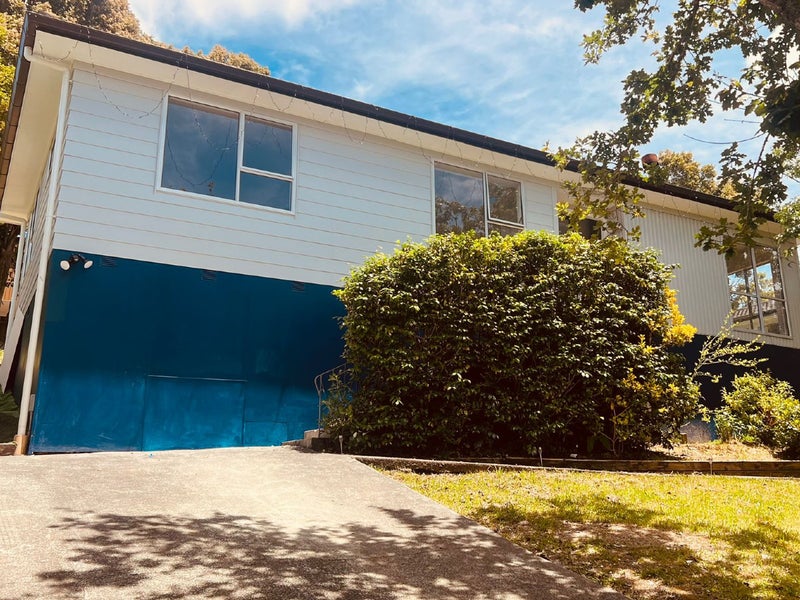 8 Glucina Place, Glen Eden, Auckland - Carousel 1