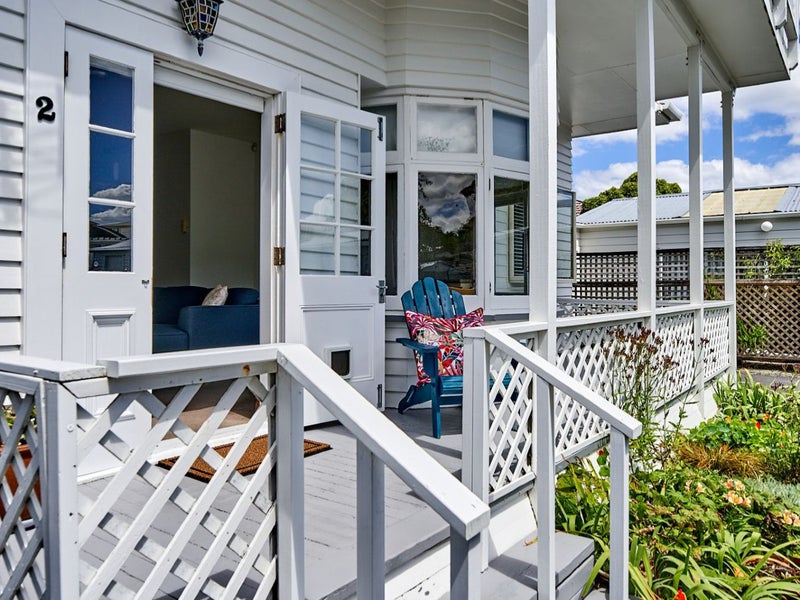 2/14 OROUA ST, RONA BAY, EASTBOURNE - Carousel 1