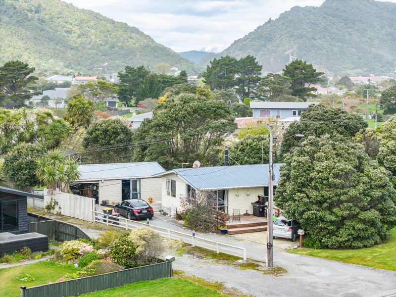 22 Domett Esplanade, Cobden, Greymouth - Carousel 1