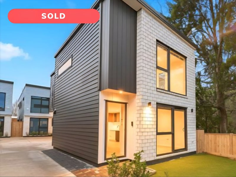 26F Crompton Road, Massey, Auckland - Carousel 1