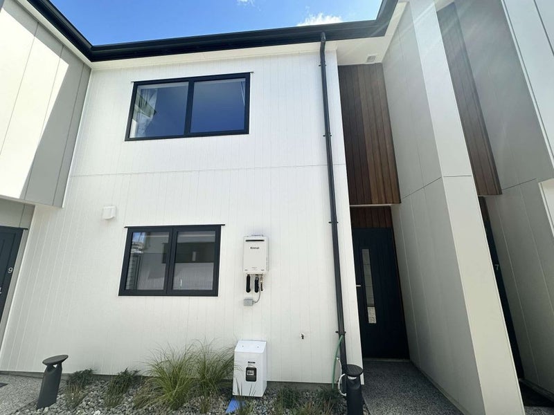8/104 Martin Street, Wallaceville, Upper Hutt - Carousel 1