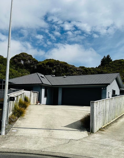 15 Spritsail Place, Whitby, Porirua - Carousel 1