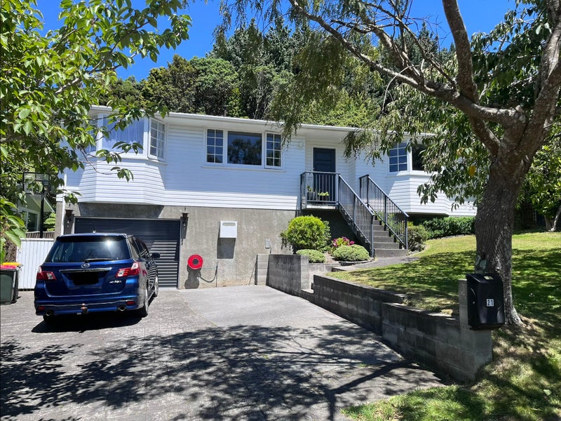 21 Sunrise Boulevard, Tawa, Wellington - Carousel 1