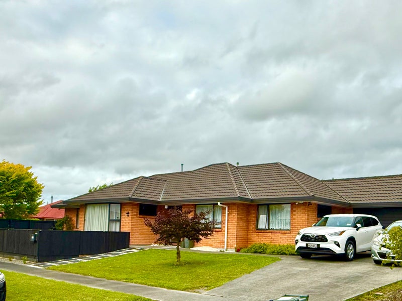 1 Alpine Grove, Kelvin Grove, Palmerston North - Carousel 1