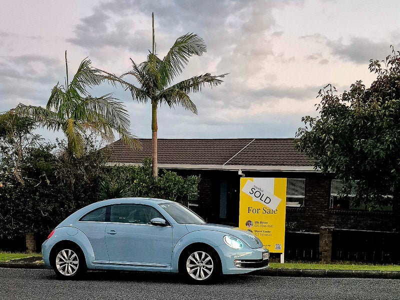 2/33 Montgomery Avenue, Rothesay Bay, Auckland - Carousel 1