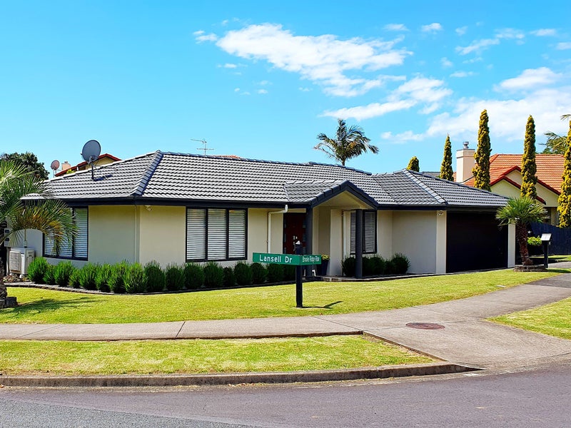 2 Brooke Ridge Rise, East Tamaki Heights, Auckland - Carousel 1