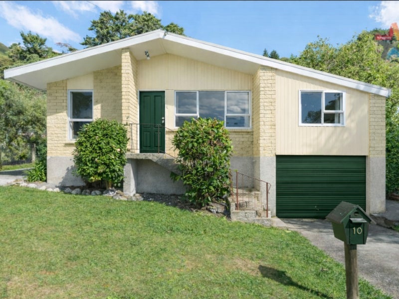 10 Crawford Grove, Naenae, Lower Hutt - Carousel 1