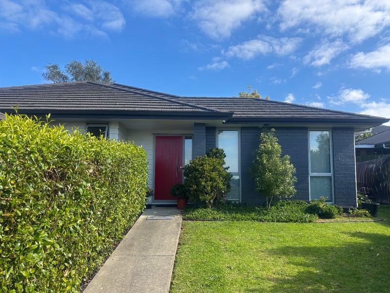 8 Pyne Crescent, Pokeno - Carousel 1