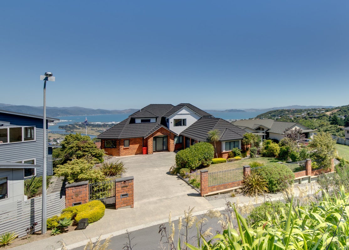 5 Oceanview Terrace, Tirohanga, Lower Hutt - Carousel 1