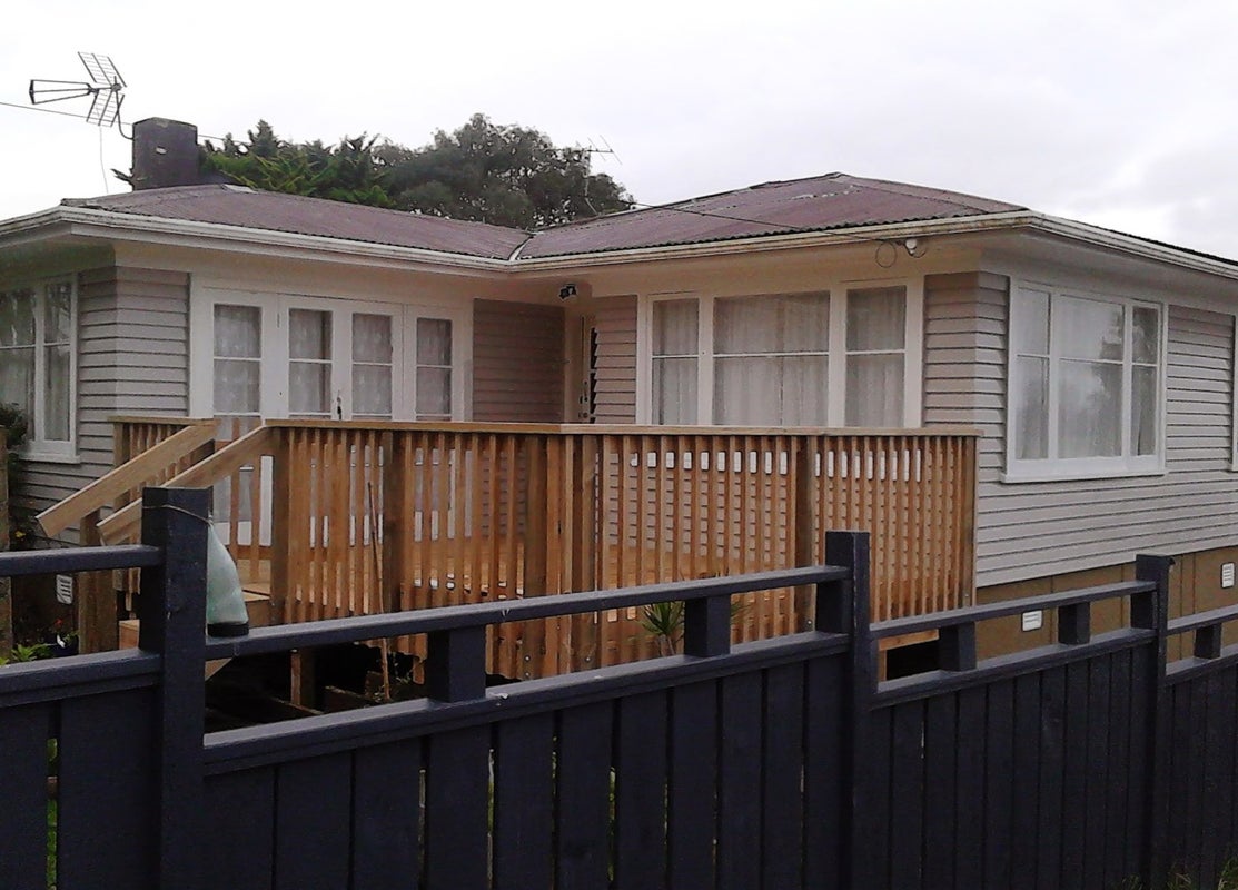 35 St Leonards Road, Kelston, Auckland - Carousel 1
