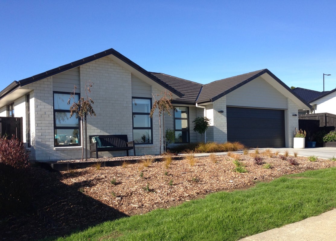 3 Kahawairahi Drive, Beachlands, Auckland - Carousel 1