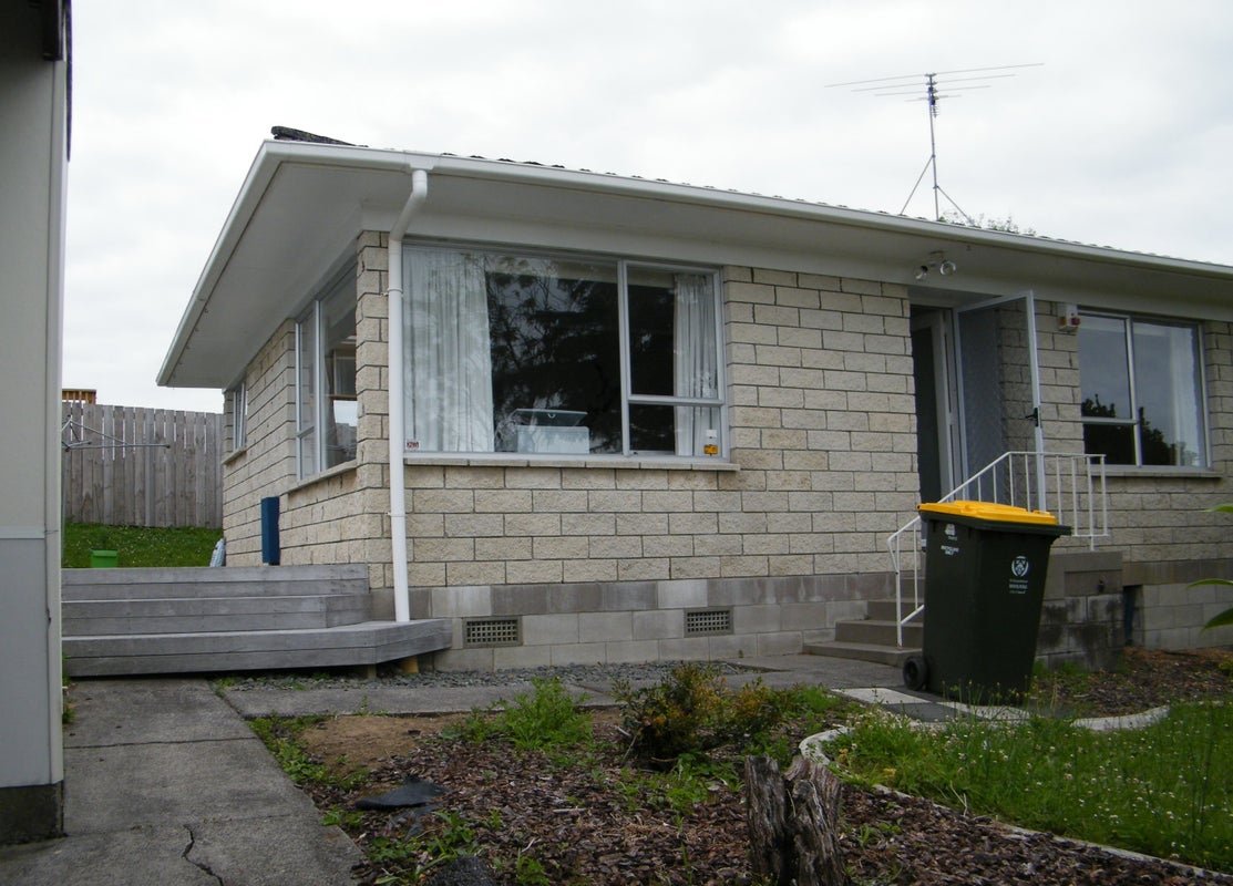 1/14 Kingussie Place, Highland Park, Auckland - Carousel 1