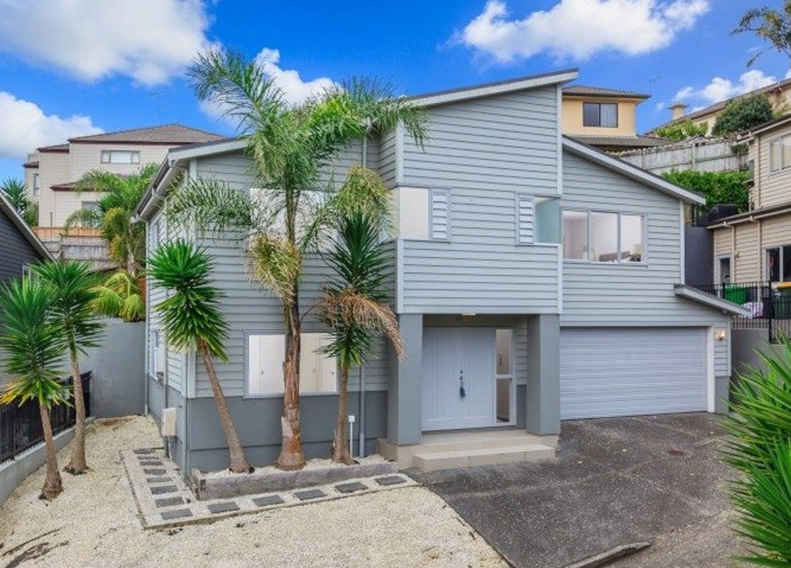 53 Bayside Drive, Browns Bay, Auckland - Carousel 1