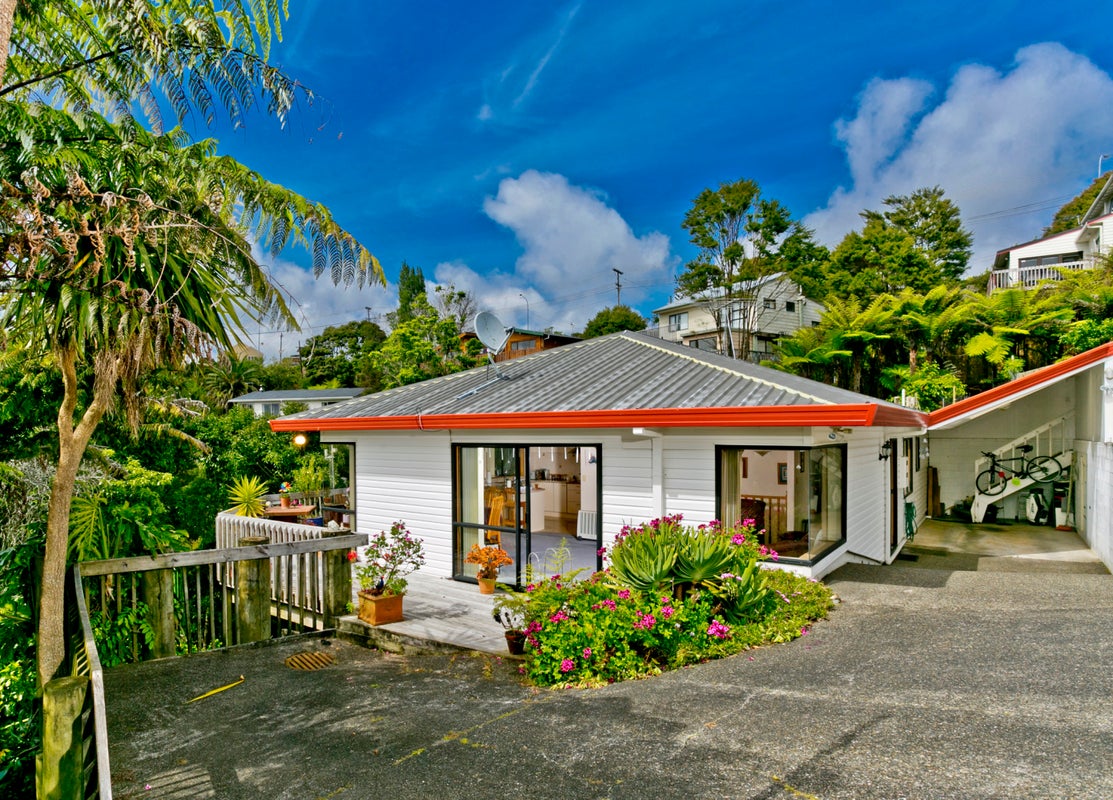 2/163 Oaktree Avenue, Browns Bay, Auckland - Carousel 1