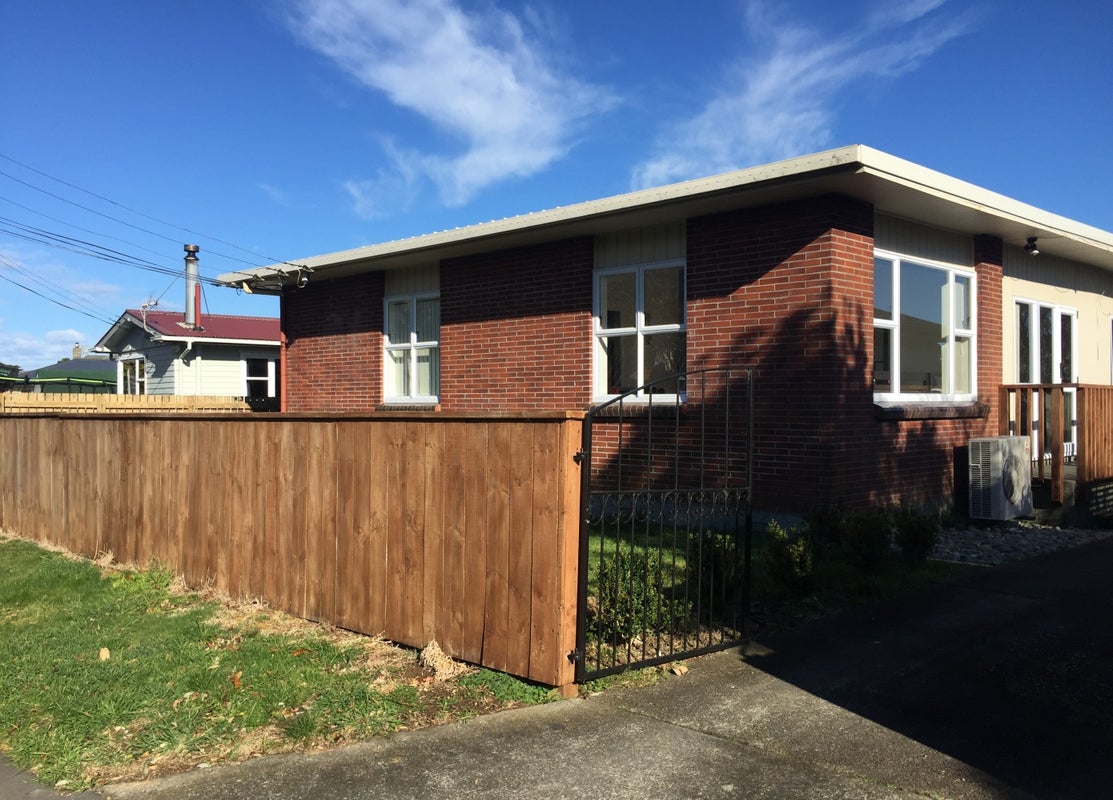 31A Oswald Crescent, Paparangi, Wellington - Carousel 1