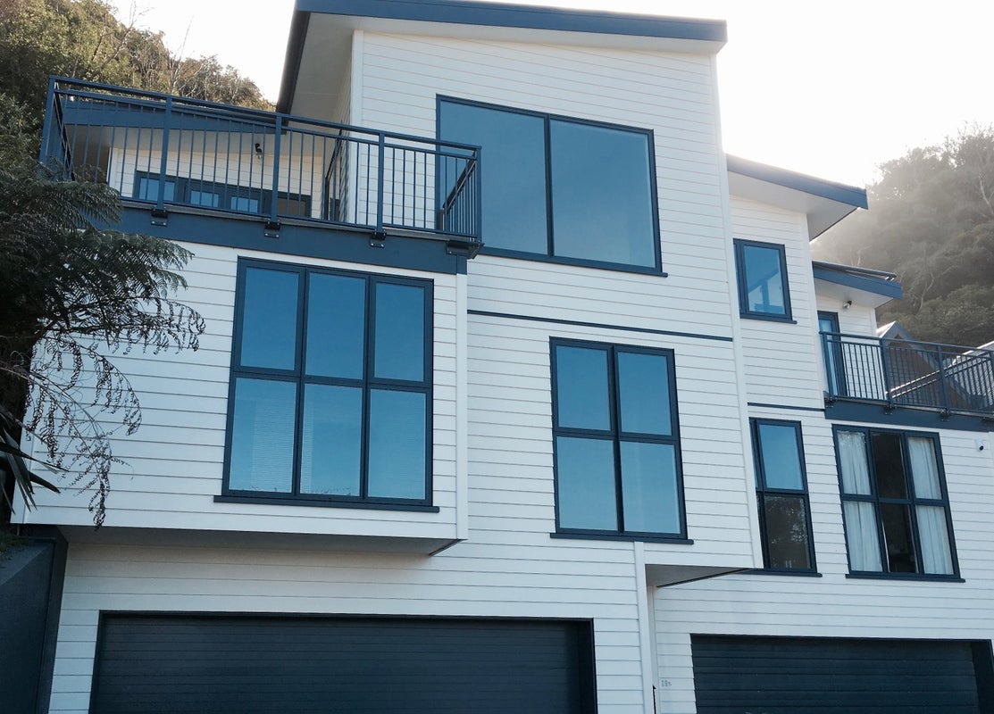 19B Bank Road, Northland, Wellington - Carousel 1