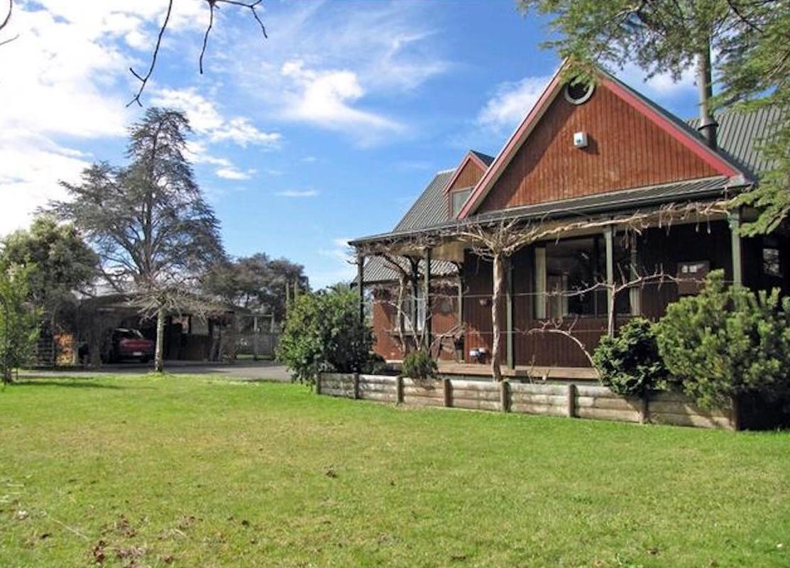 10 Jervois Road, Jervoistown, Napier - Carousel 1
