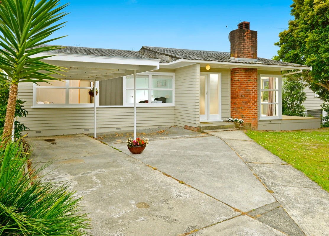 1/15 Hellyers Street, Birkdale, Auckland - Carousel 1