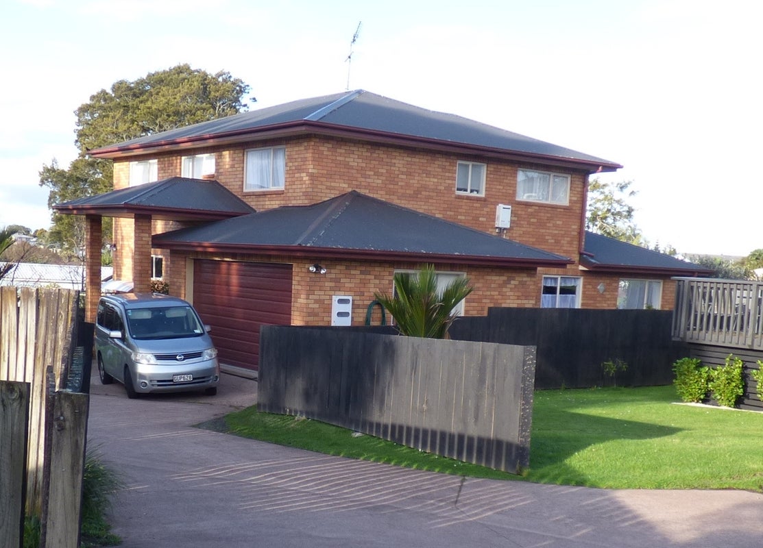11A Lydford Place, Glendene, Waitakere - Carousel 1