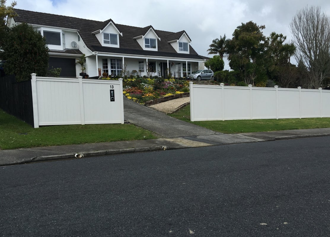 13 Pounamu Avenue, Greenhithe, Auckland - Carousel 1
