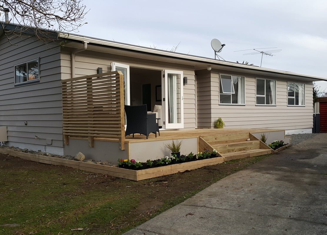 111 California Drive, Totara Park, Upper Hutt - Carousel 1