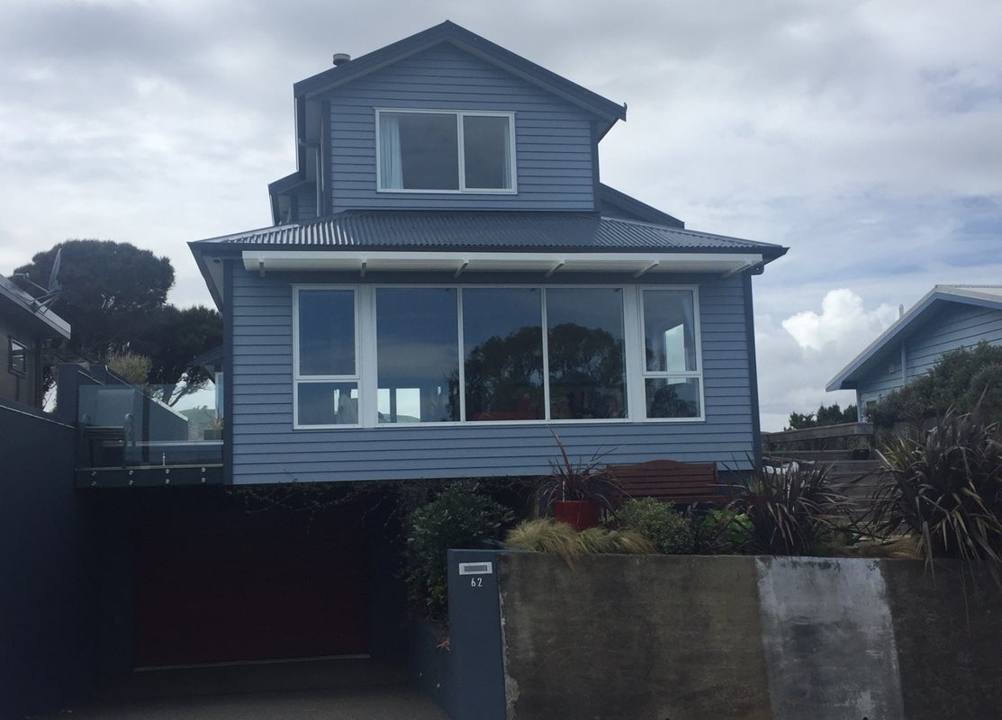 62 Motuhara Road, Plimmerton, Porirua - Carousel 1