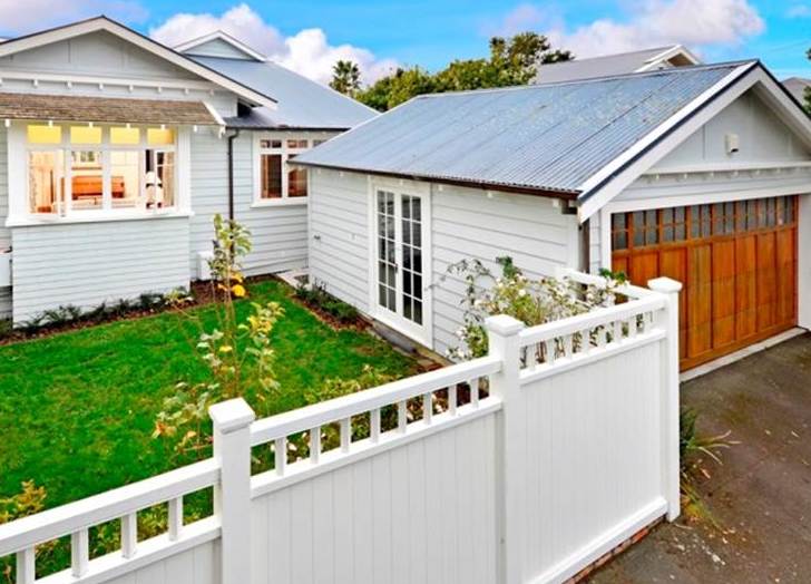 6 Ascot Avenue, Narrow Neck, Auckland - Carousel 1