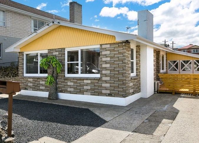 23 Wills Street, Balaclava, Dunedin - Carousel 1