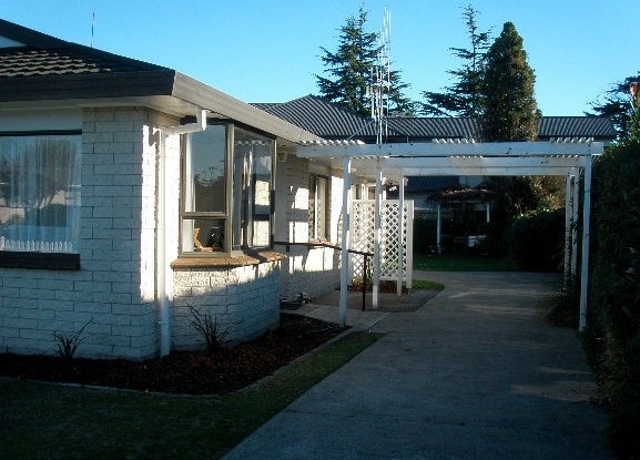 2 Page Place, Hamilton East, Hamilton - Carousel 1