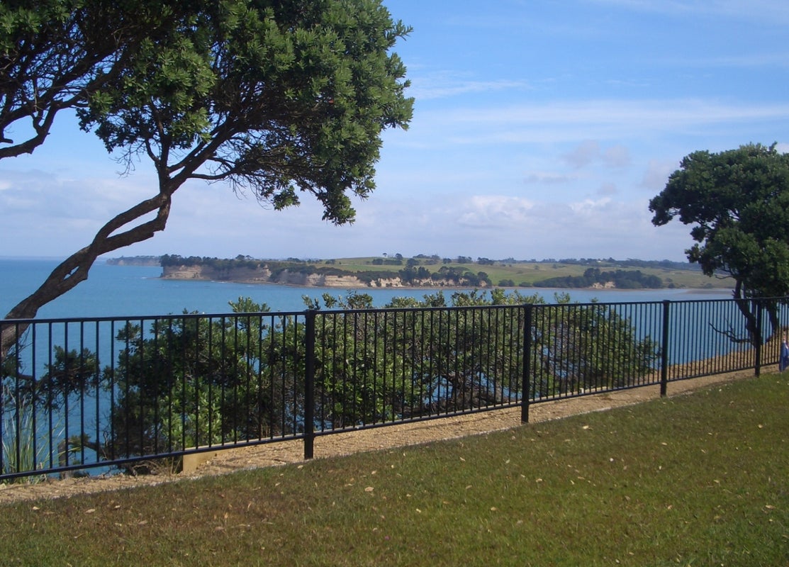 63 Hawaiian Parade, Arkles Bay, Whangaparaoa - Carousel 1