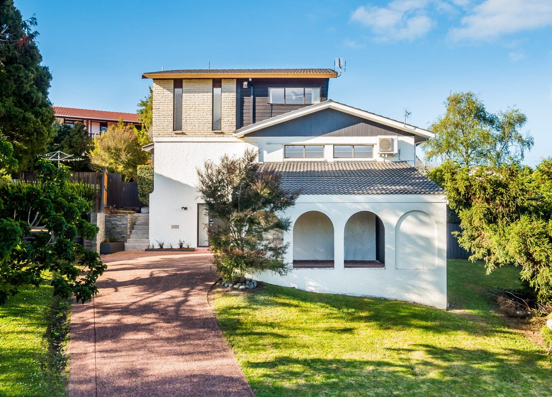 21 John Downs Drive, Browns Bay, Auckland - Carousel 1