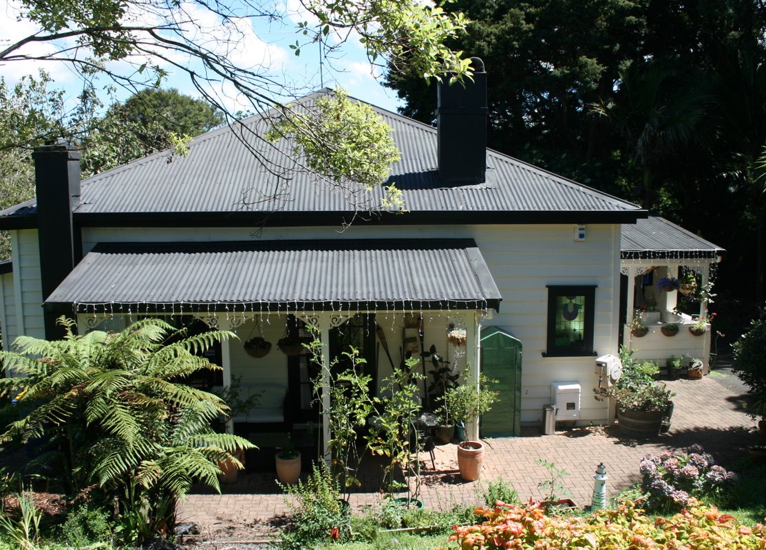 577 South Titirangi Road, Titirangi, Auckland - Carousel 1