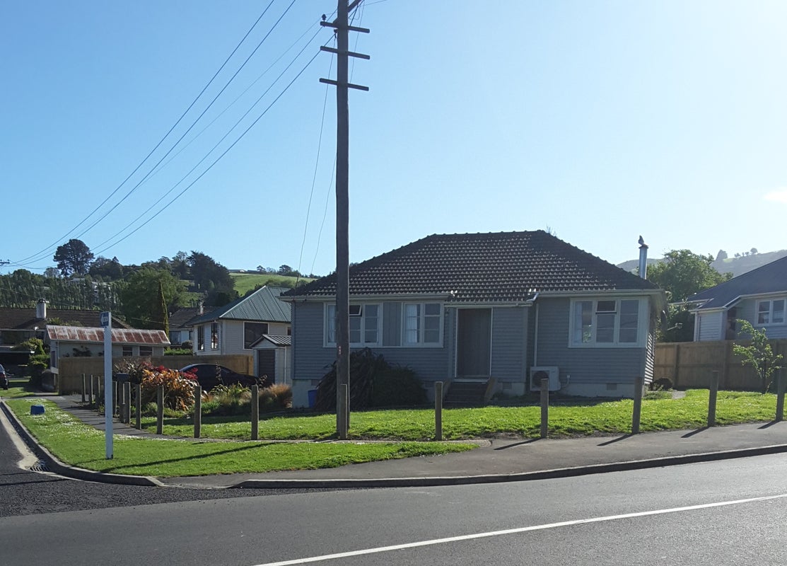 2 Freyberg Avenue, Sawyers Bay, Port Chalmers - Carousel 1