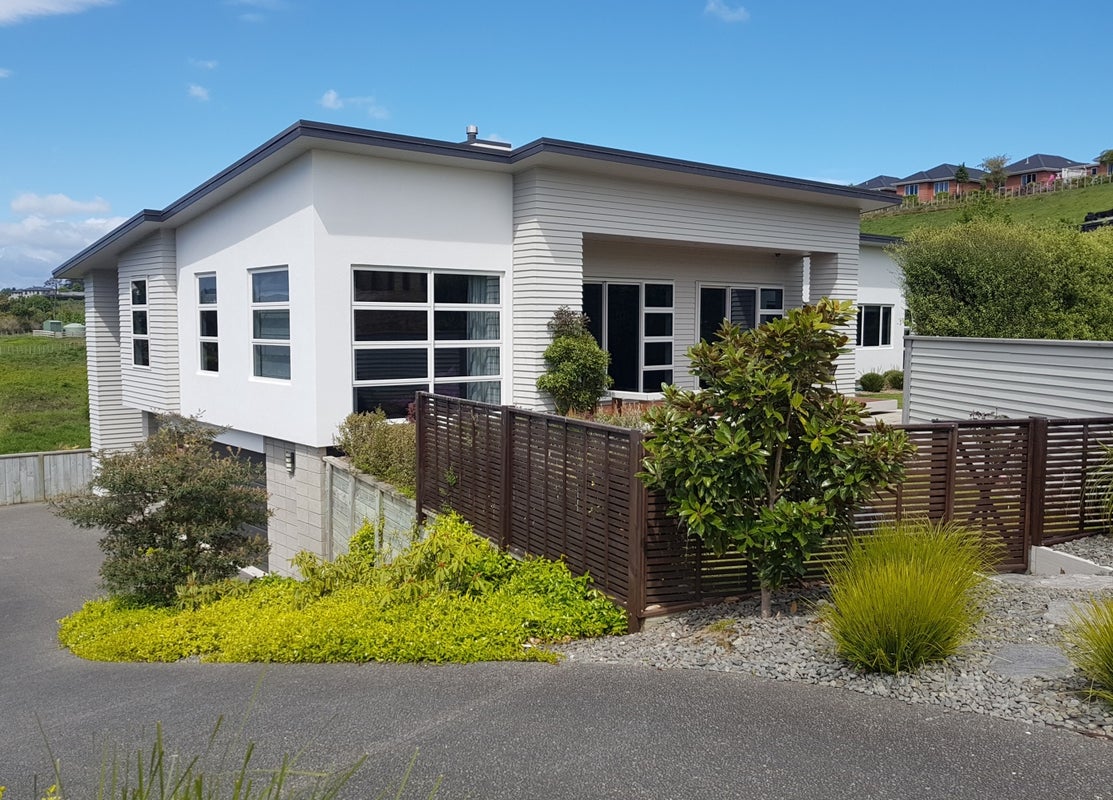 14 Sutton Way, Bethlehem, Tauranga - Carousel 1