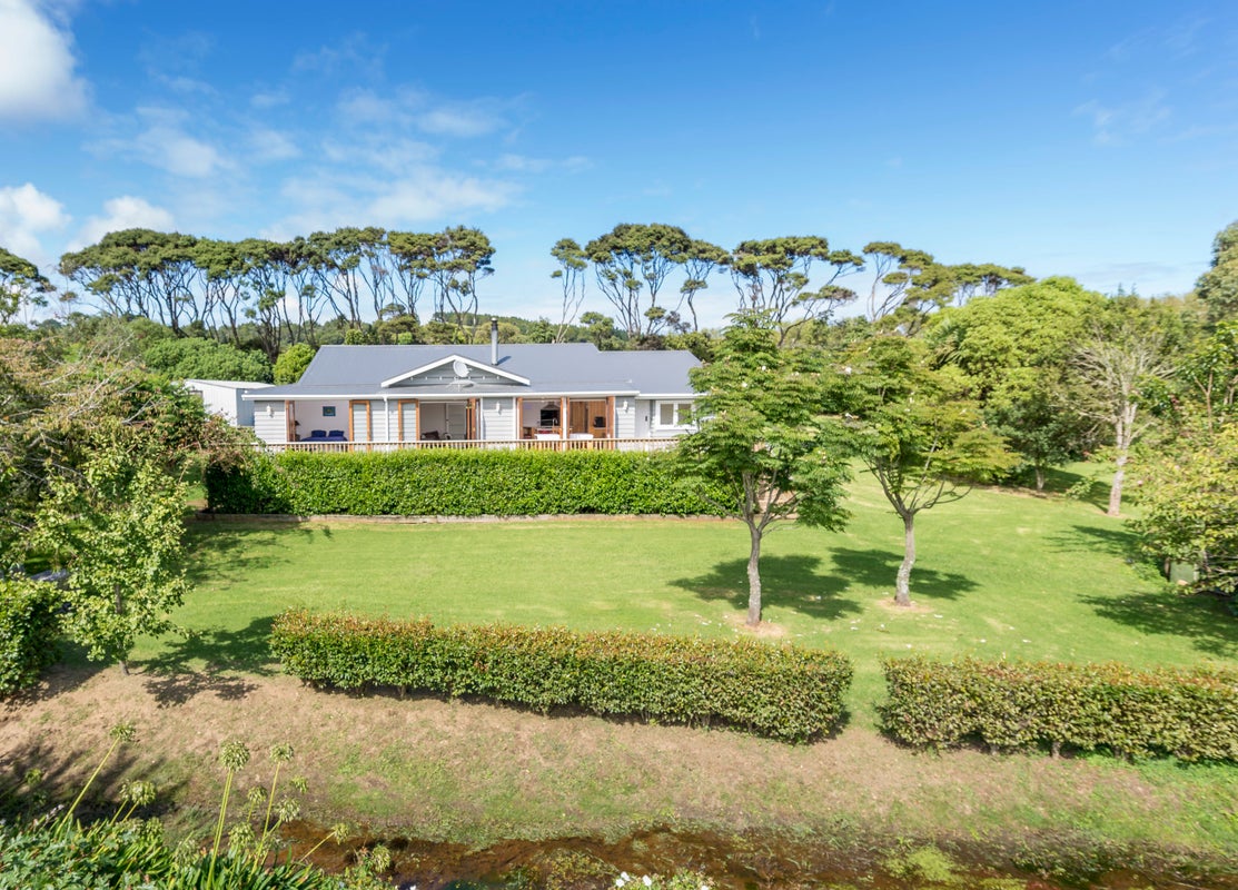 233 Muriwai Valley Road, Waimauku - Carousel 1