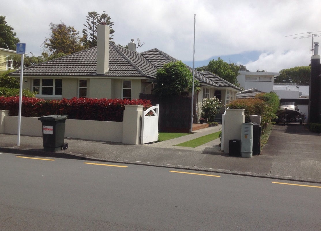 3 Military Road, Boulcott, Lower Hutt - Carousel 1