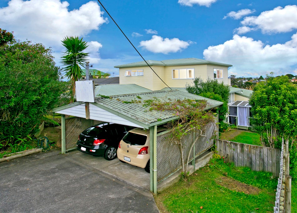 21 Tui Glen Road, Birkenhead, Auckland - Carousel 1