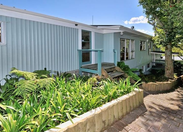 19 Morriggia Place, Bayview, Auckland - Carousel 1
