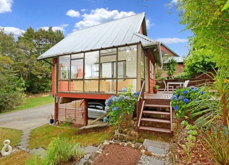 1/13 West Glade Crescent, Birkenhead, Auckland - Carousel 1
