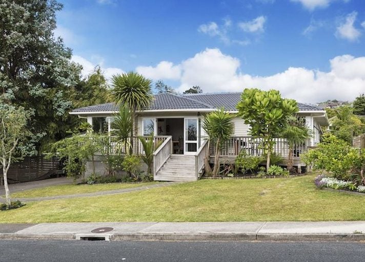 6 MacNay Way, Murrays Bay, Auckland - Carousel 1