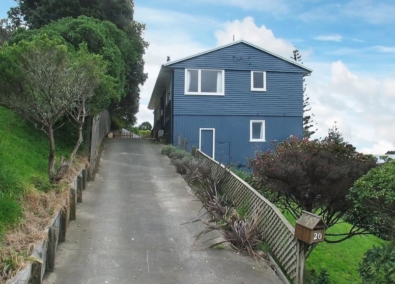 20 Arene Grove, Titahi Bay, Porirua - Carousel 1