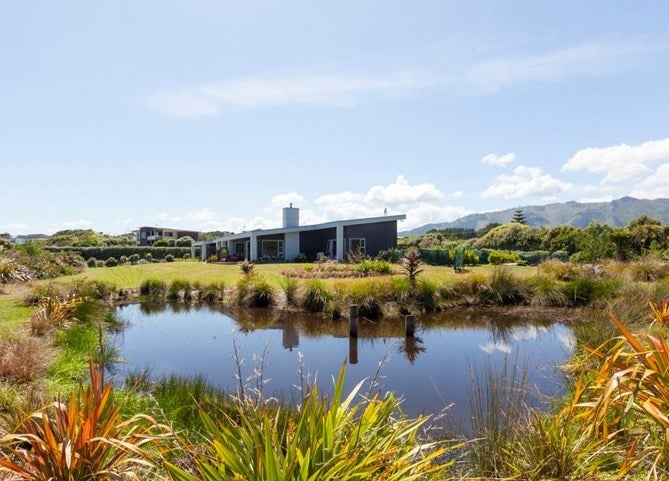 112D Paetawa Road, Peka Peka - Carousel 1