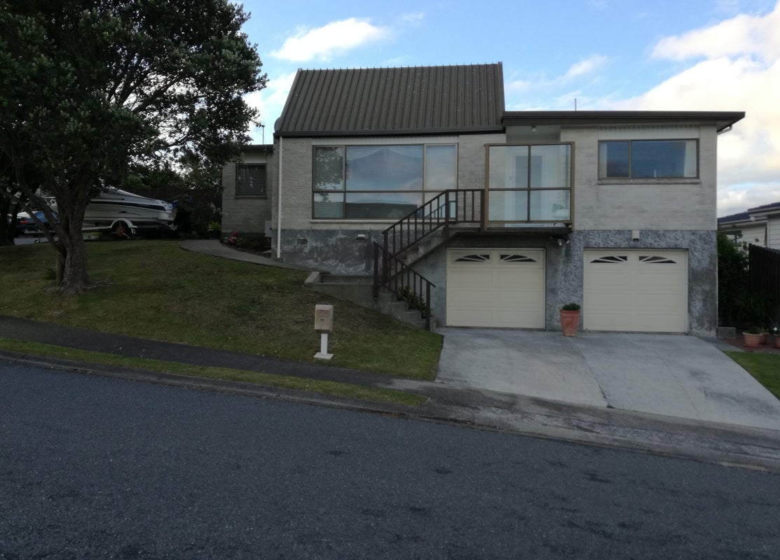 11 Bodmin Terrace, Camborne, Porirua - Carousel 1
