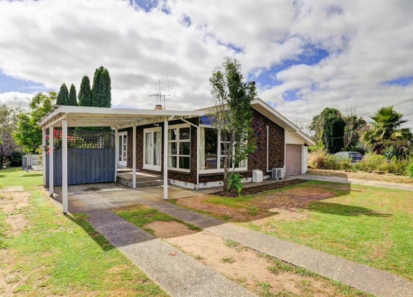329 Cambridge Road, Hillcrest, Hamilton - Carousel 1