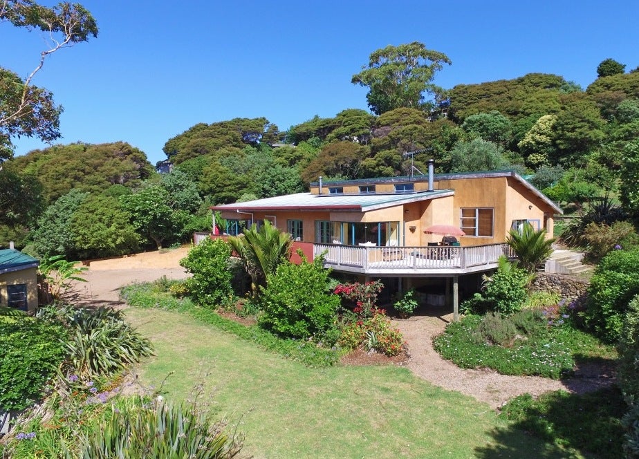 11 Albert Crescent, Ostend, Waiheke Island - Carousel 1