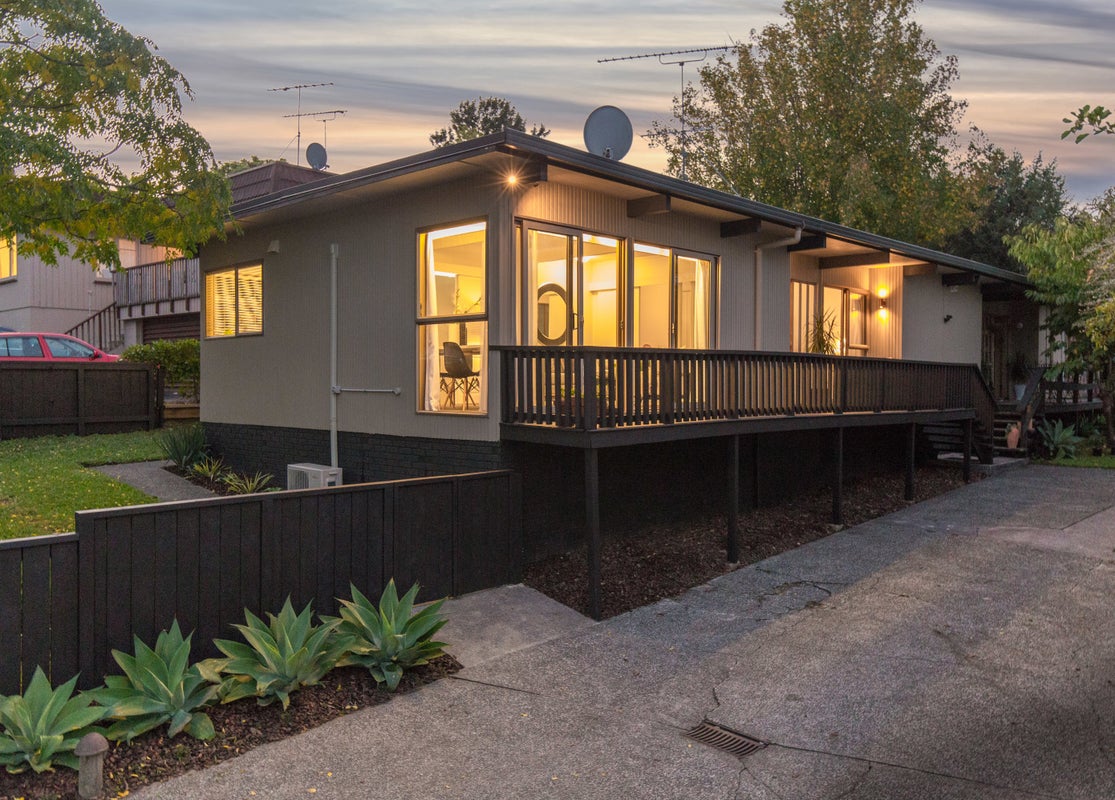 1/16 Lush Avenue, Saint Johns, Auckland - Carousel 1