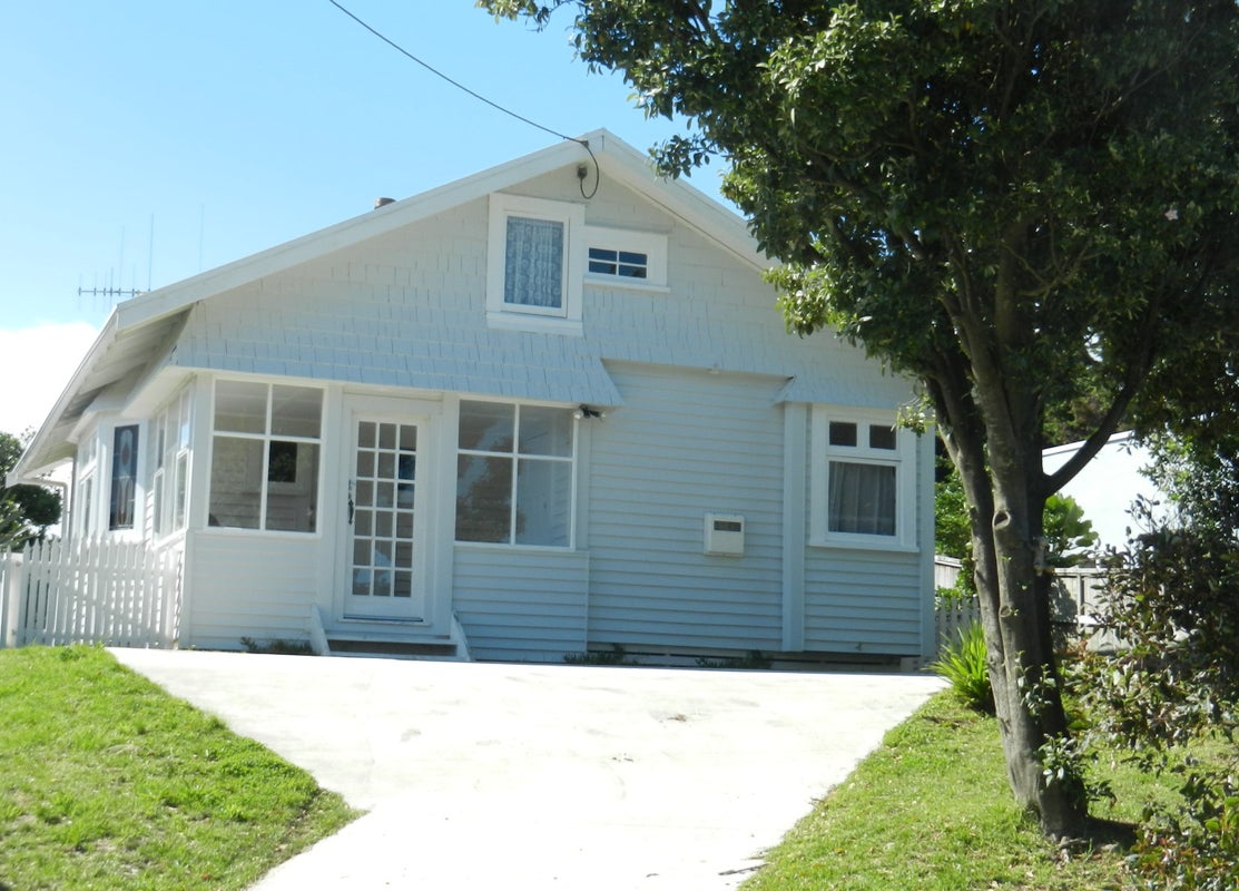 6 Babbacombe Avenue, Otaki Beach, Otaki - Carousel 1