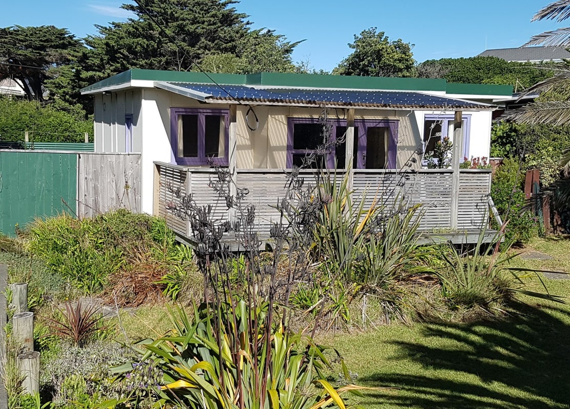 9 Brown Terrace, Foxton Beach, Foxton - Carousel 1