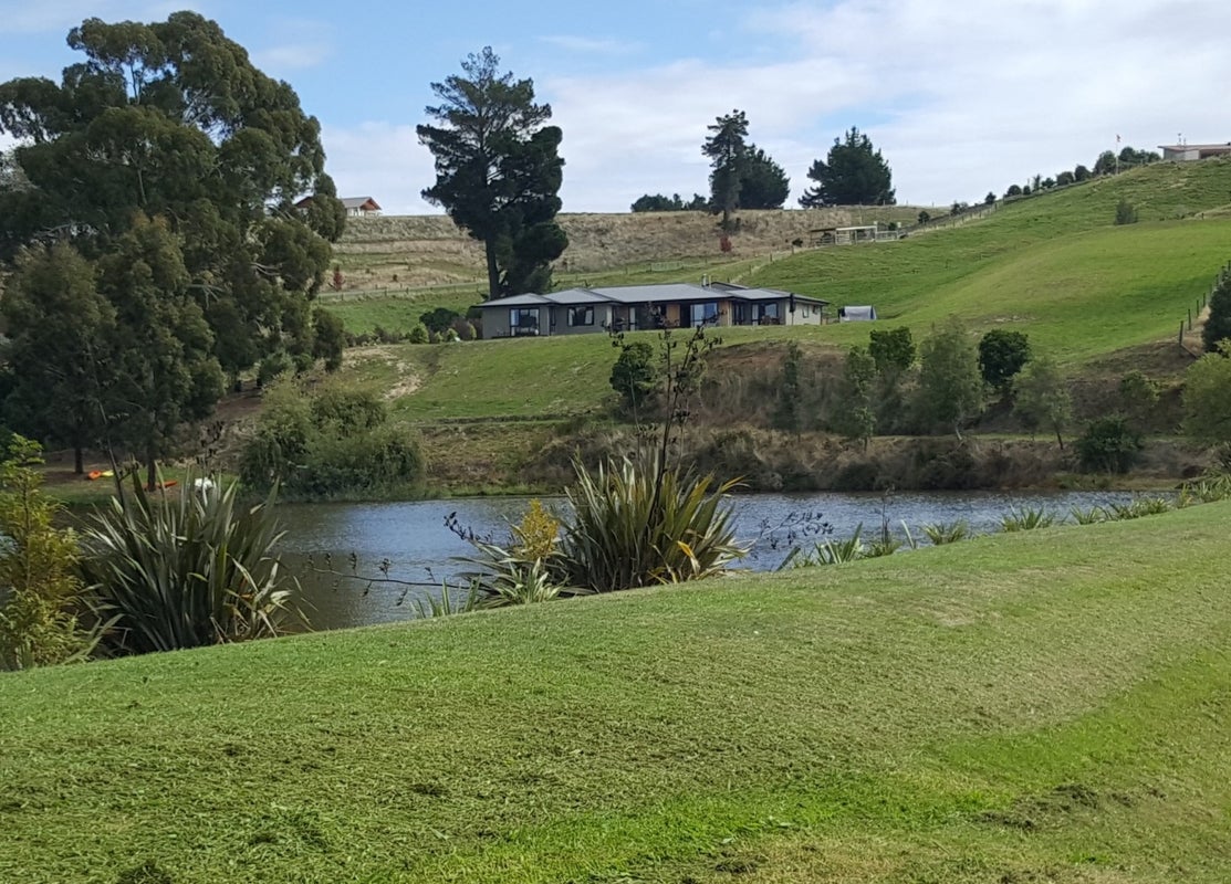 14 Suncrest Drive, Tasman, Upper Moutere - Carousel 1