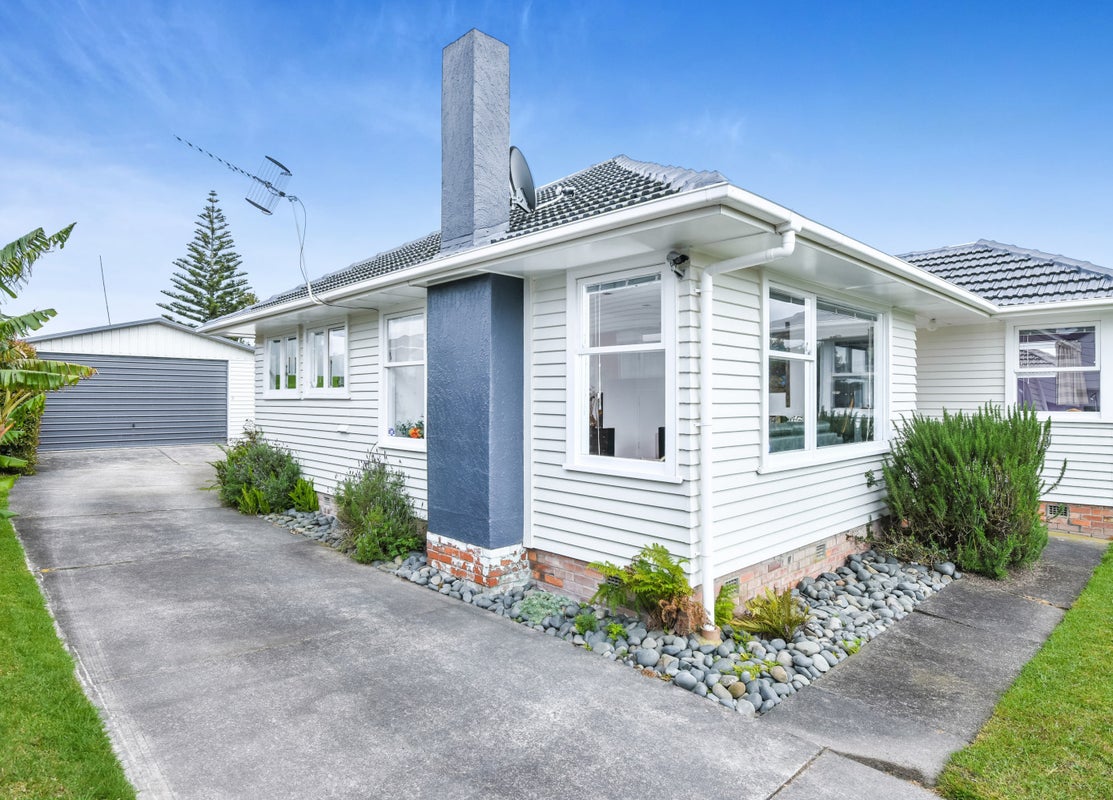 4 Glendene Avenue, Glendene, Auckland - Carousel 1